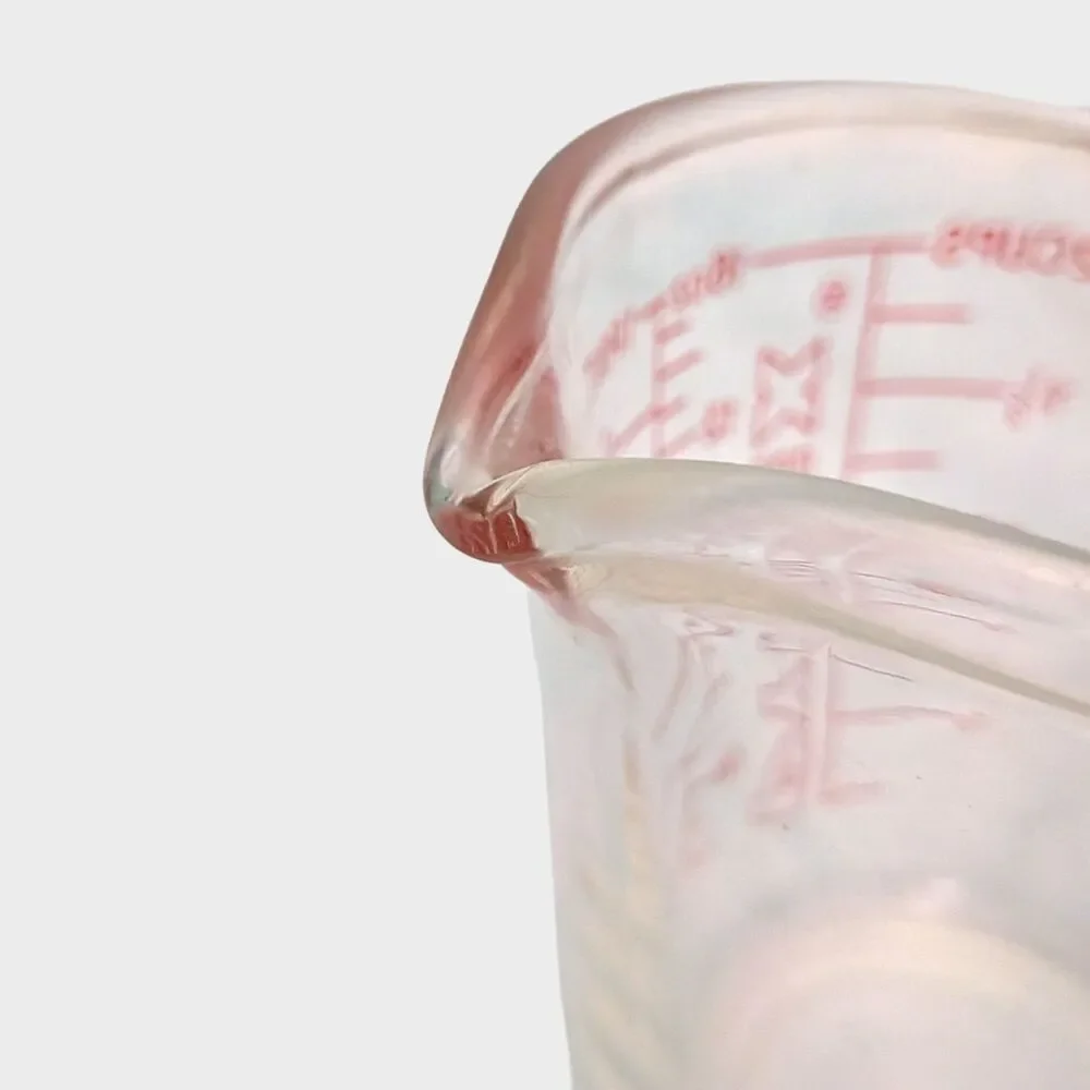 Vintage PYREX Glass Measuring Cups Lot 532 516 2 & 4 Cups Red Retro Kitchen